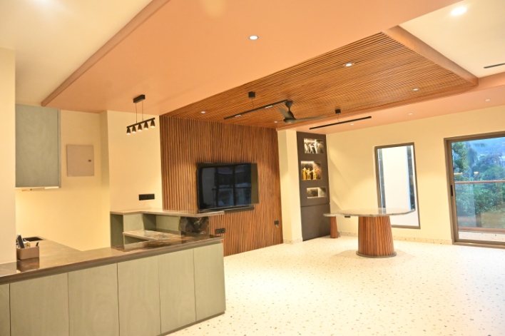 Residential (4)